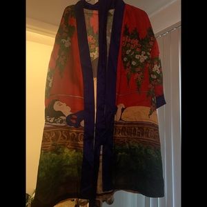 Snow White satin robe size L/XL